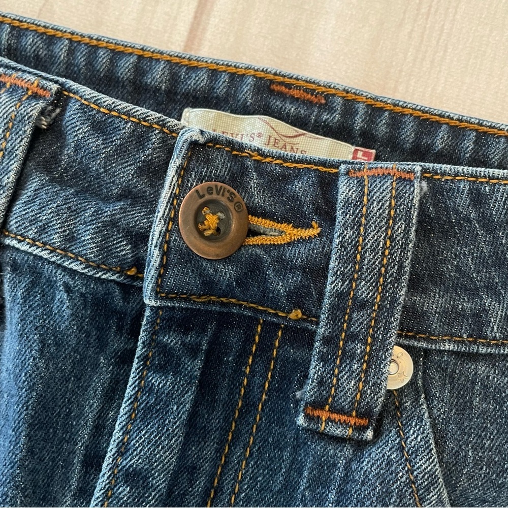 y2k Levi’s Denim Jean Skirt Size 8 Raw Edge Frayed Hem Asymmetrical Stitching - Picture 5 of 16